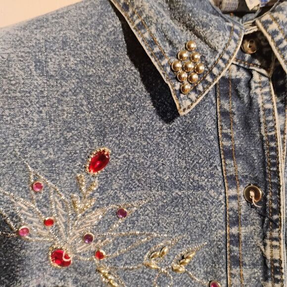 Pretty Blue Vintage Blue and Red Button Down Shirt with Floral Embroidery - Picture 10 of 14